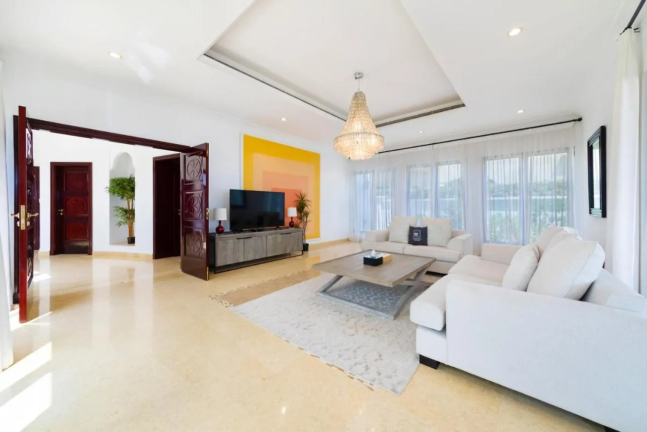 Maison Privee - 5 Stars Villa With Private Pool Or Beach On Palm Jumeirah Dubai United Arab Emirates